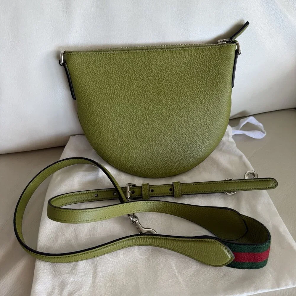 NEW GUCCI B Small $1560 Olive Green Grained Leather Crossbody Bag